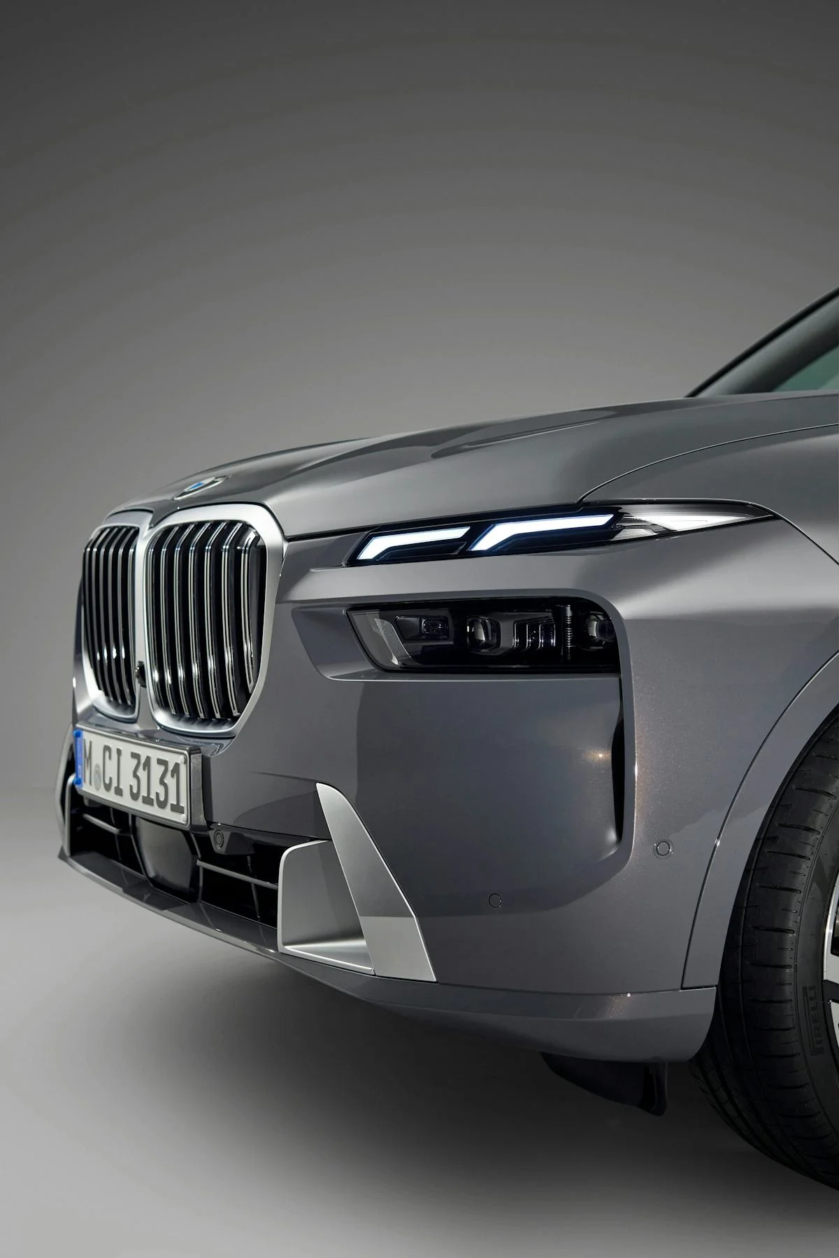 BMW X7 xDrive40i: Advanced Features Redefining the Driving Experience